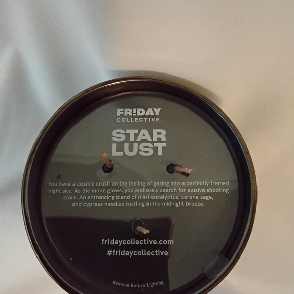 Friday Collection  Yankee Candle  Dark Purple - Picture 3 of 3